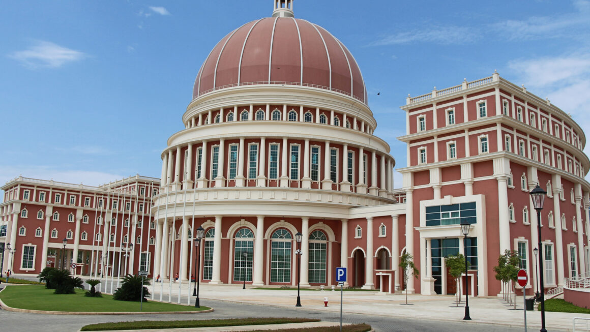 Assembleia Nacional vai alugar viaturas luxuosas a empresa do filho do antigo PCA da BODIVA e sócio de Archer Mangueira