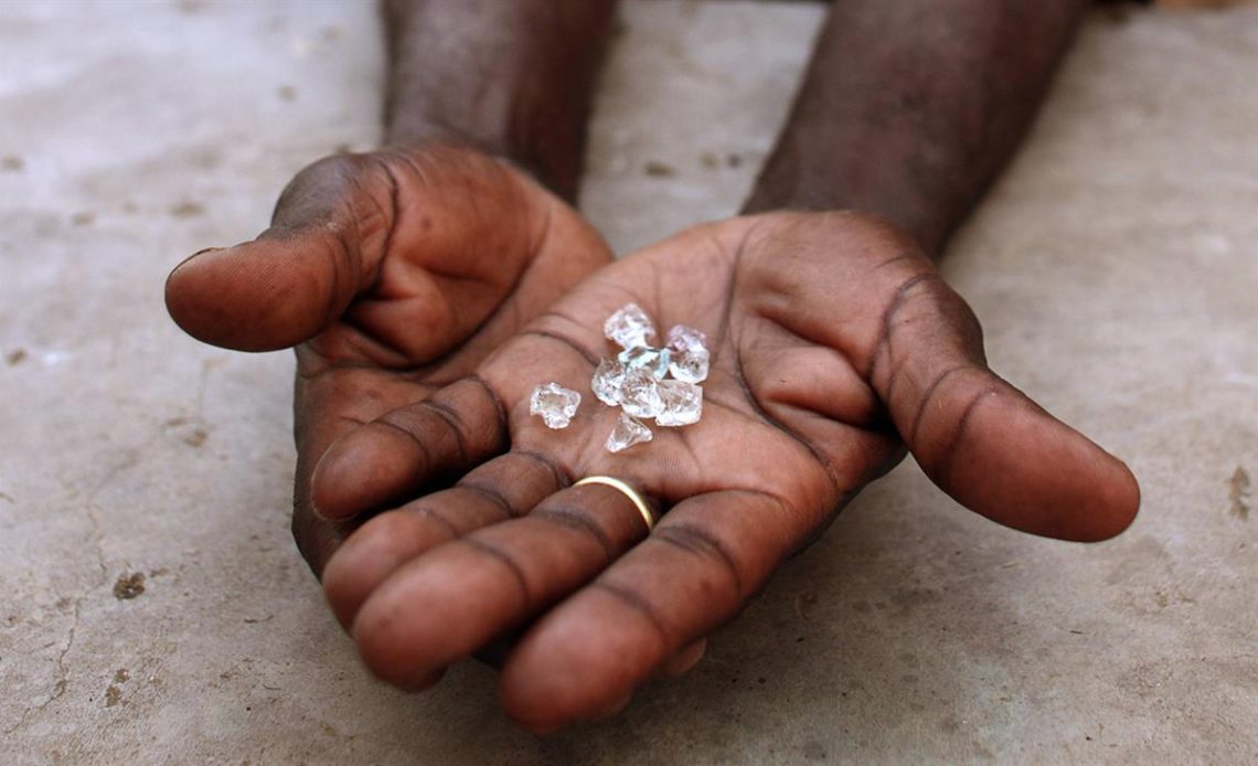 Sodiam arrecada 13 milhões de dólares com venda de diamantes